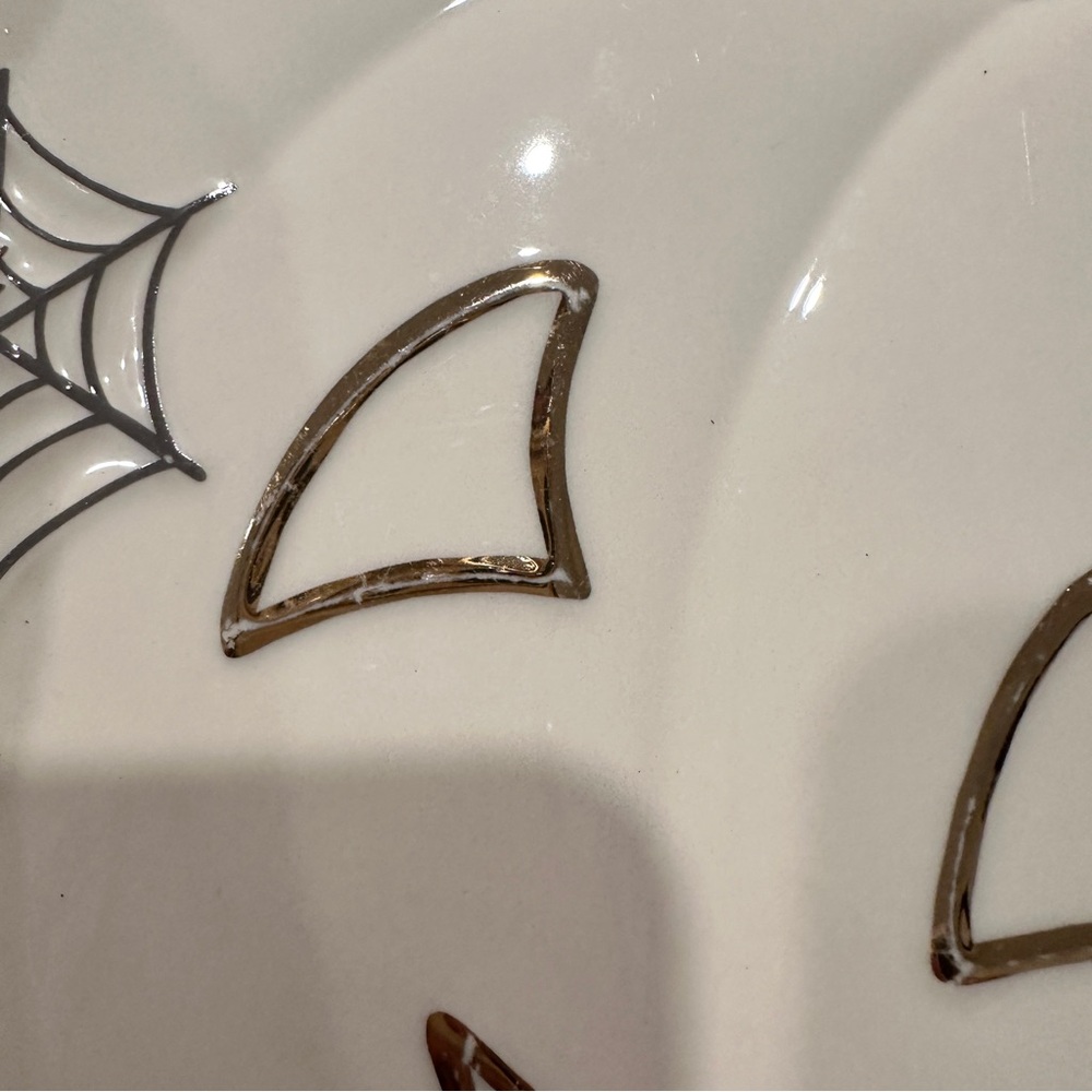 Lenox Ceramic Halloween Jack-O-Lantern Plate with Gold and Cream Accents - Picture 12 of 16